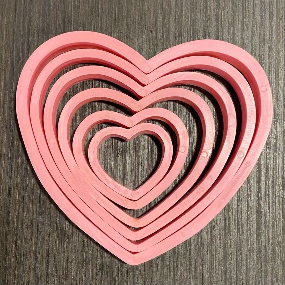 Set of 6 Wilton Pink Heart Shaped Valentines Cookie‎ Cutters PERFECT